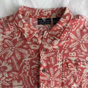 Moose Creek Casual Short-Sleeve Button-Up Cotton Camp Shirt in Coral and Cream